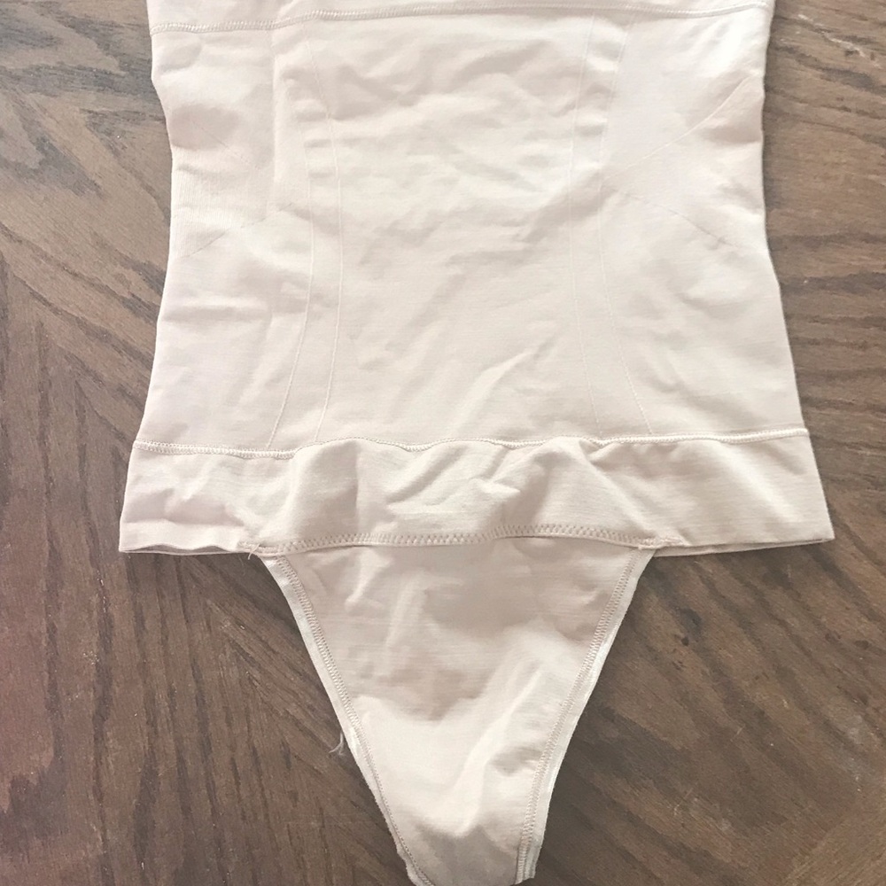 VS Embracer waist clincher thong